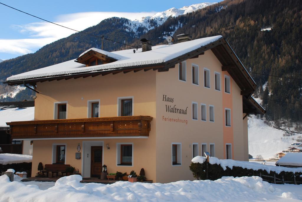 Appartement Haus Waltraud à Neustift im Stubaital Extérieur photo